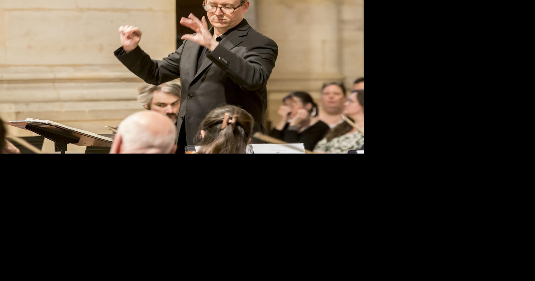 Andrew Howell Conducting at Chartres Cathedral, Chartres, France. Photo ...