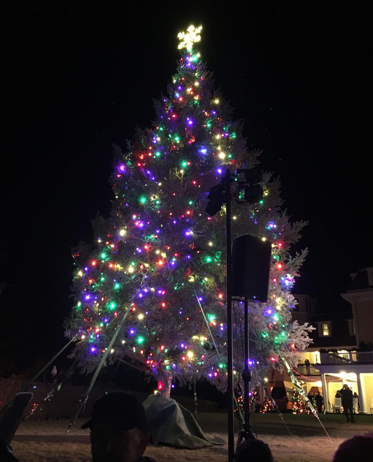 PHOTOS Ocean House was packed to the gills for its treelighting on