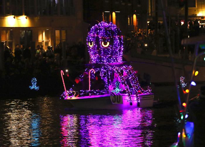 PHOTOS Boats light up the Mystic River for holiday parade Dailynews