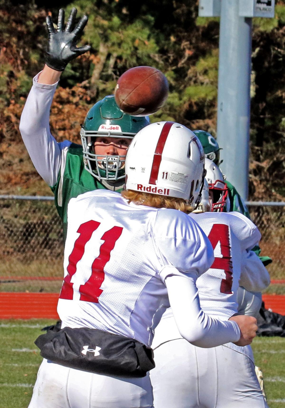 Football Chargers Squander Chances In Loss To East Greenwich