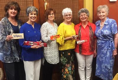West Side Women S Club May Luncheon And Installation Of Officers Held At Mansur S On The Boulevard Entertainment Thewestsidejournal Com
