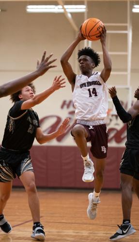 Wetumpka boys basketball at Benjamin Russell