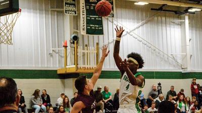 Drake Baker shines in return to the court