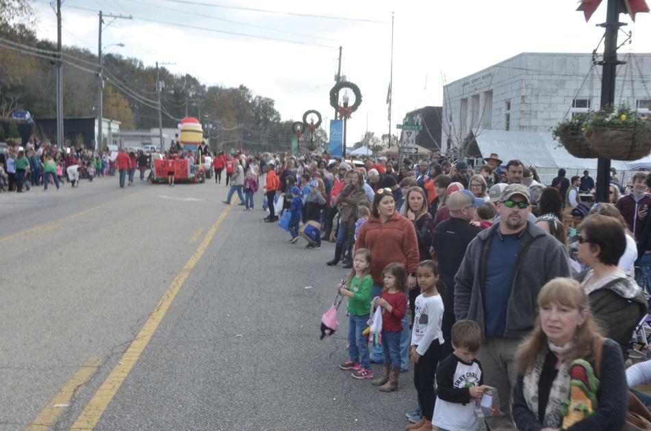 Thousands converge on Wetumpka for Christmas on the Coosa News