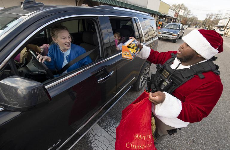 20211215 Eclectic Santa Law 007.jpg