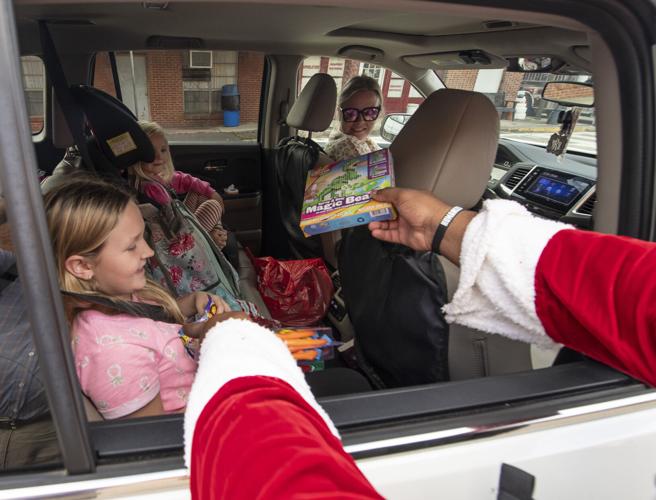 20211215 Eclectic Santa Law 016.jpg
