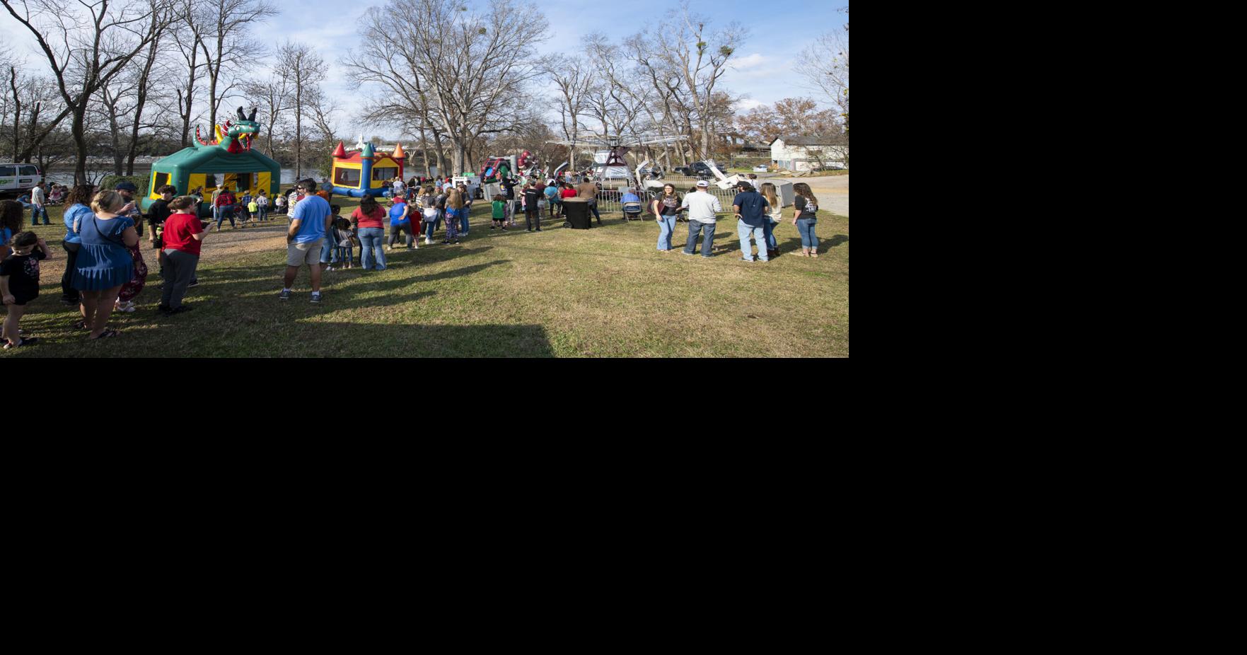 PHOTOS Christmas on the Coosa in Wetumpka Multimedia