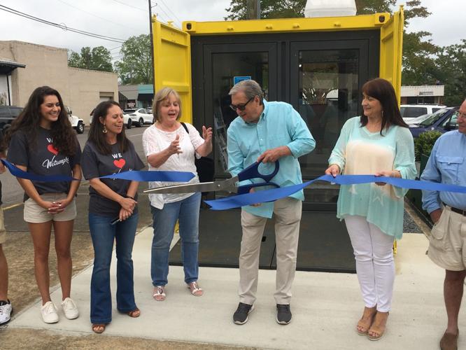 0505 Tourist Trap ribbon cutting.JPG