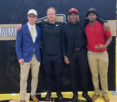 Wetumpka football signees