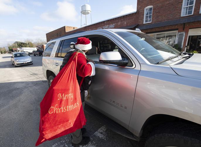 20211215 Eclectic Santa Law 003.jpg