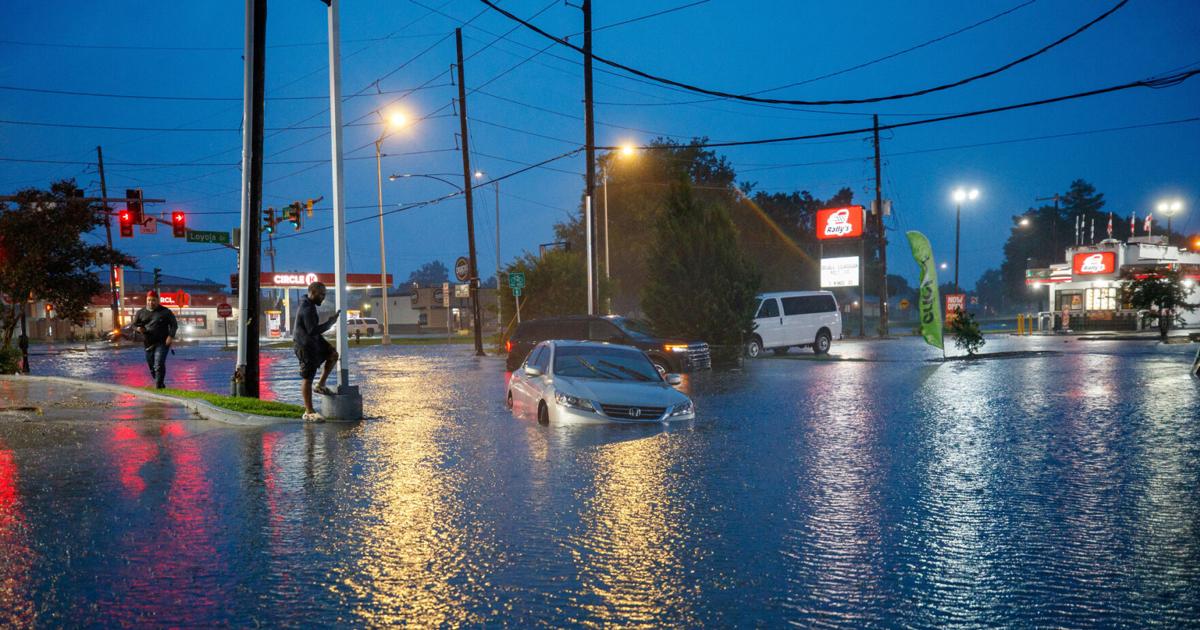 Tropical storm remnants pound Gulf states
