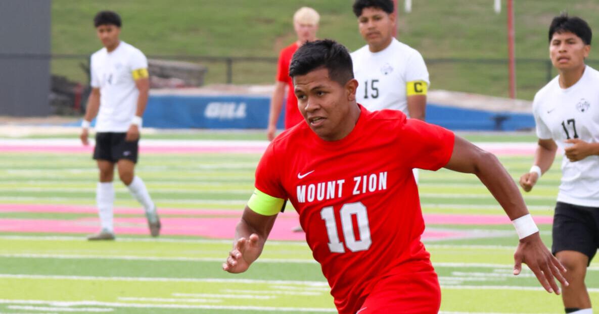 Eagles' historic season ends in Elite Eight
