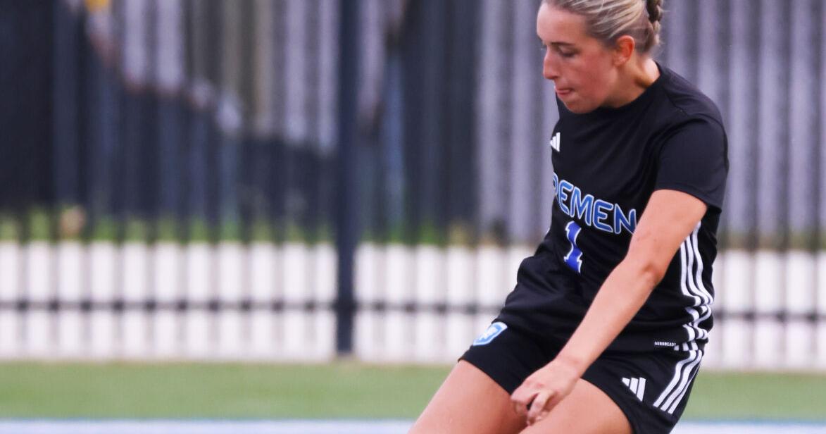 Bremen soccer teams end season in Elite Eight