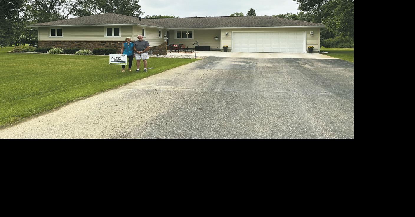 Ivy Real Estate Group Yard of the Week 6 Winner News