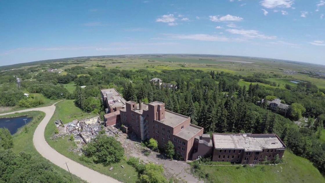 North Dakotans Keep Ghosts And Memories Alive Local News For Bismarck Mandan North Dakota Bismarcktribune Com