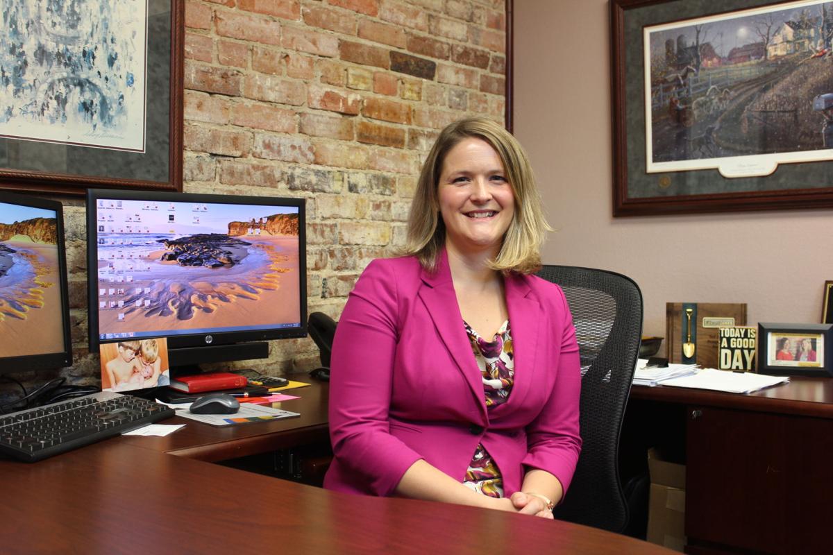 Lewey's quest for happiness lands her in Iowa Falls ...