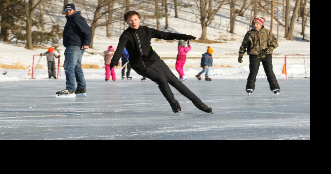 Local man dazzles on Iowa River ice rink | News | timescitizen.com
