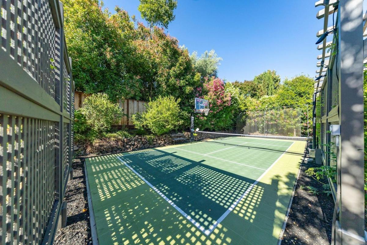 How To Choose The Ideal Backyard Basketball Court Sponsored Content how-to-choose-the-ideal-backyard-basketball-court-sponsored-content