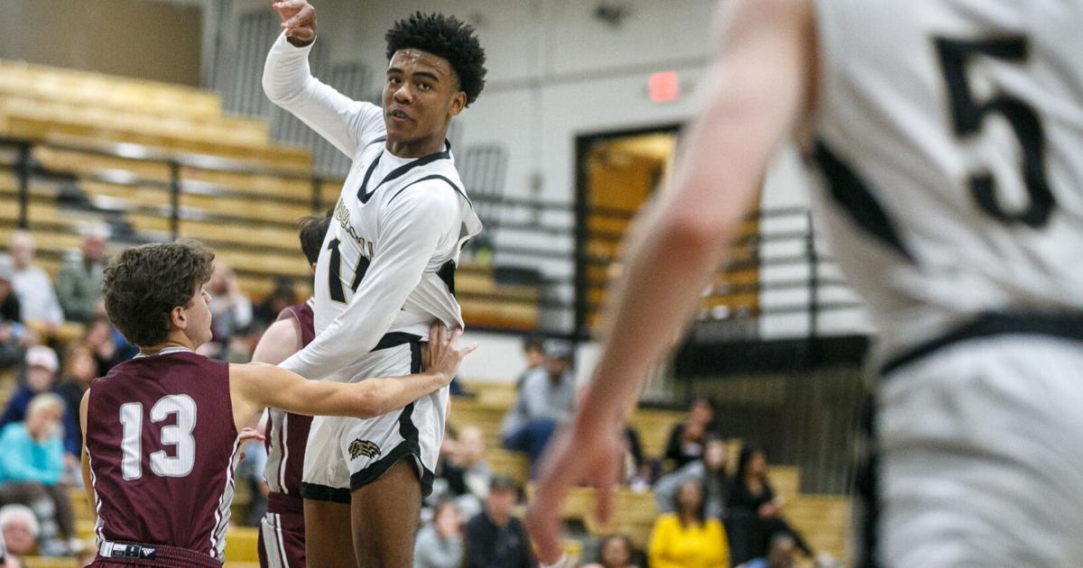 TimesDaily.com - 2-way duel: King, Duncan help Russellville Golden Tigers roll in points image