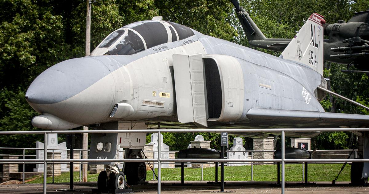 Jet, rocket up for repainting