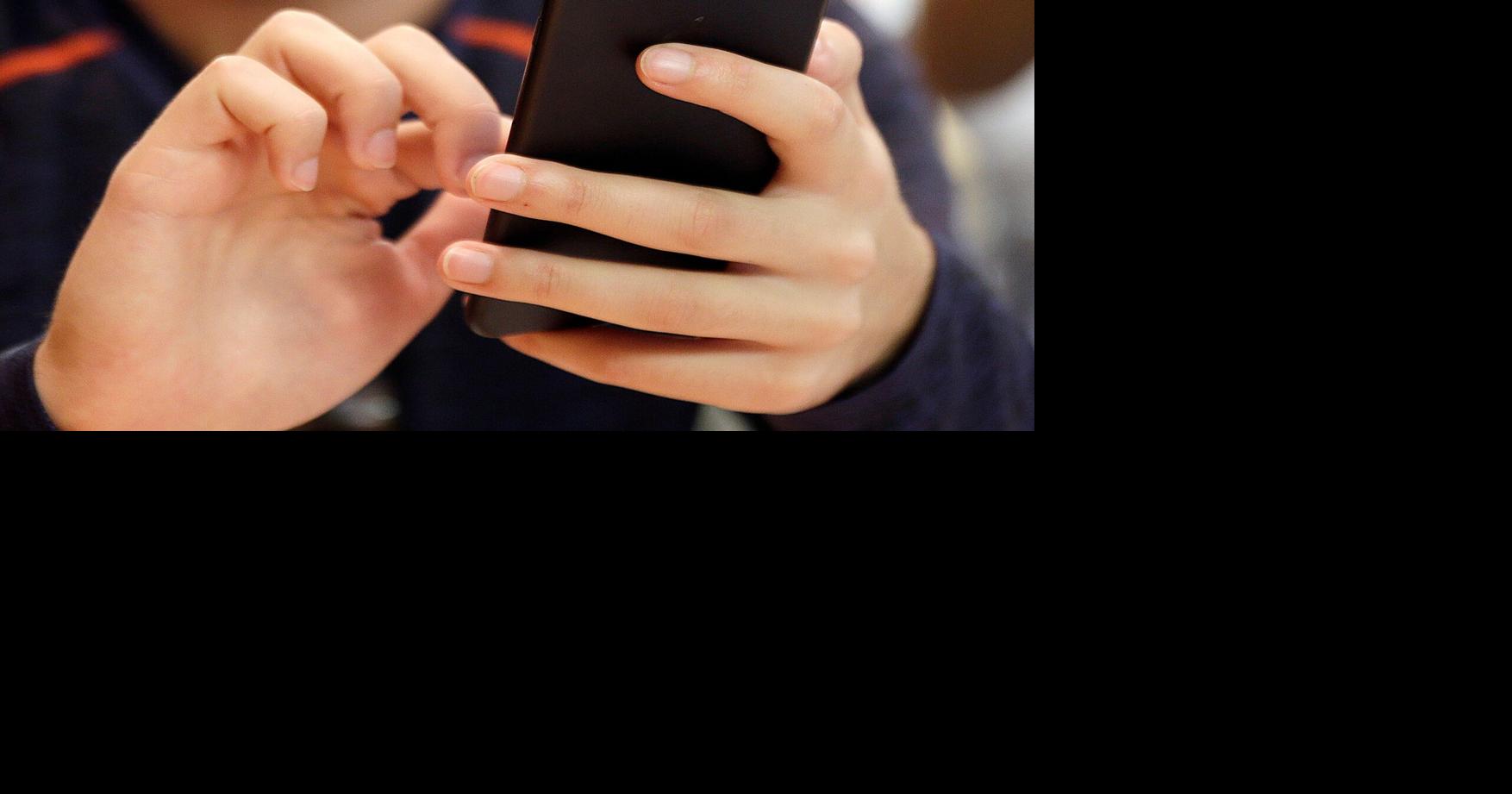 Tip: How to soothe thumb pain when texting and scrolling