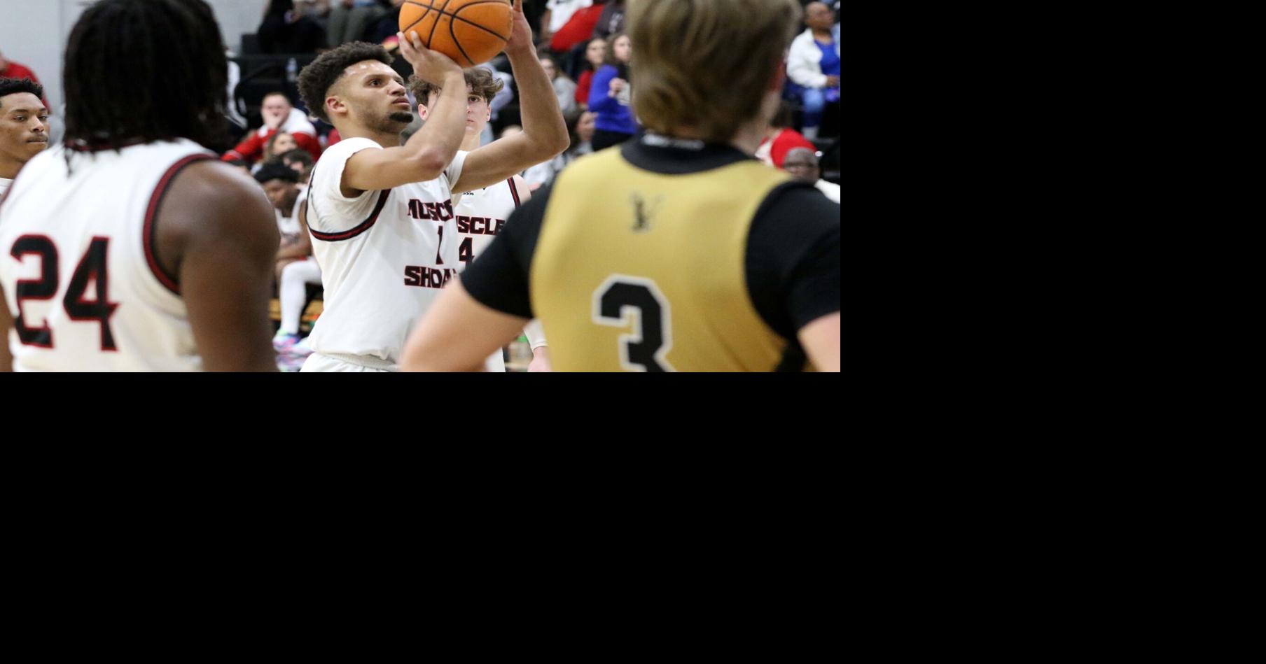 TimesDaily.com - Coming through in the end: Muscle Shoals, with major rally, pulls in area title image