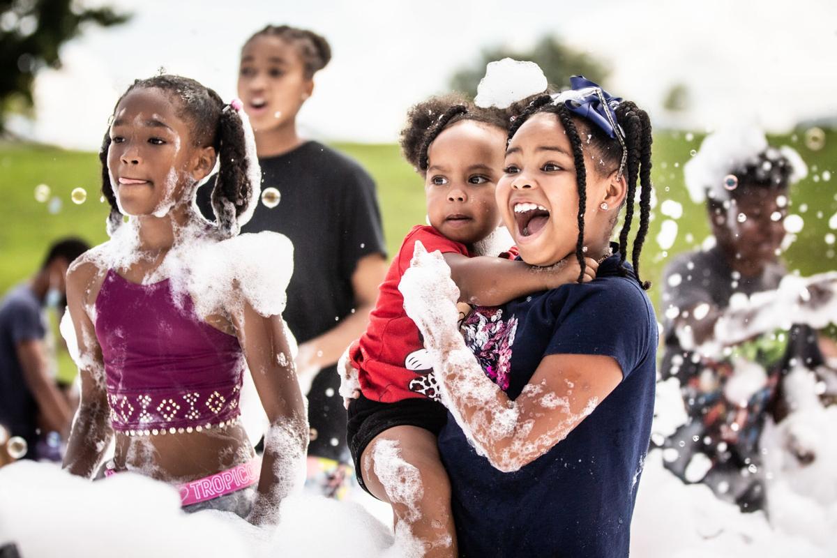 F210722 BUBBLE PARTY