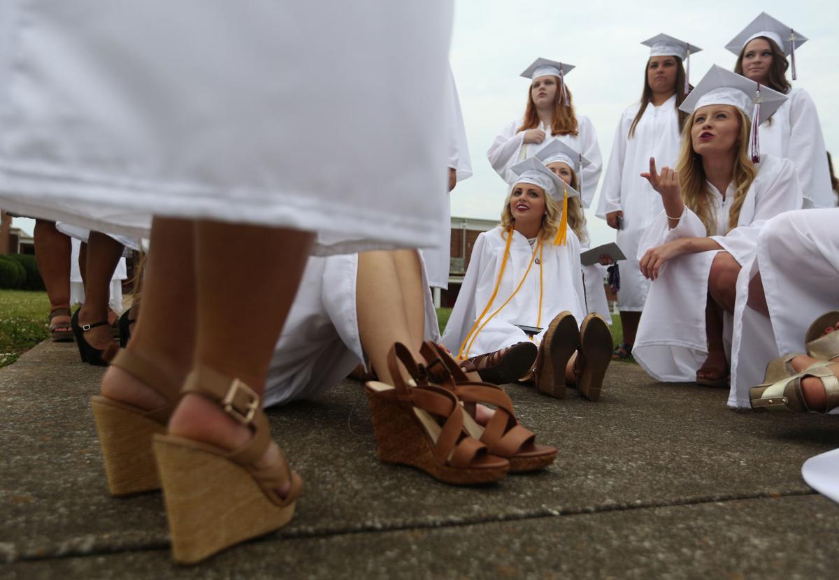 Deshler High School Graduation Gallery