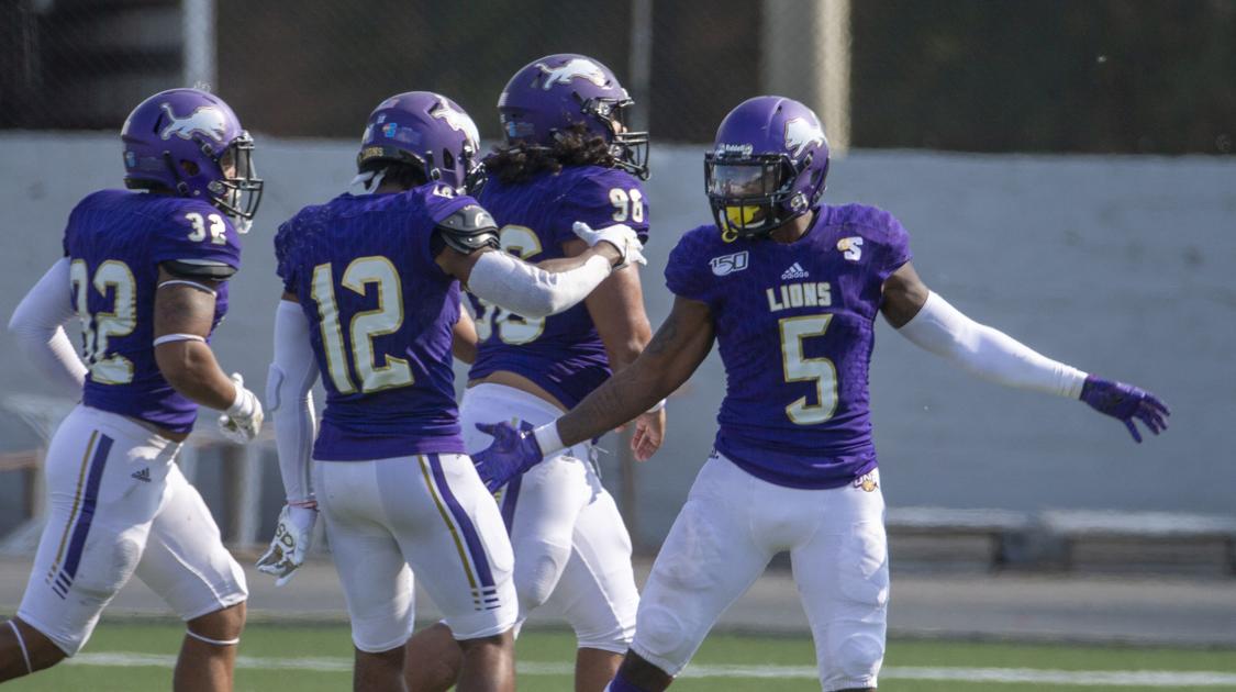 Una Football Safety D Andre Hart Went From Walk On Tryouts To A