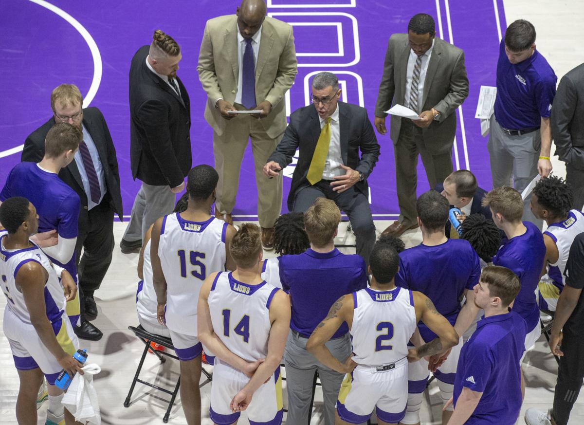 Una Men S Basketball Coach Tony Pujol Likes Program S Direction