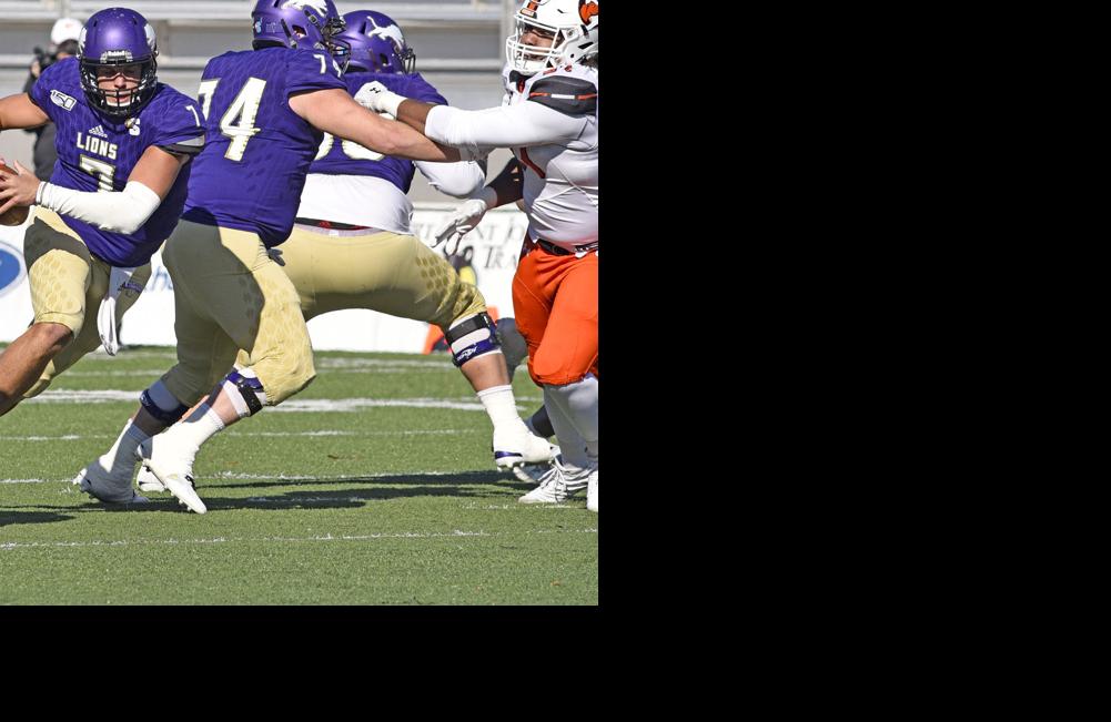 North Alabama football giving both quarterbacks a shot Top Sports