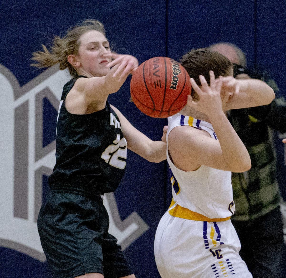 Team effort sparks Loretto into title game Sports