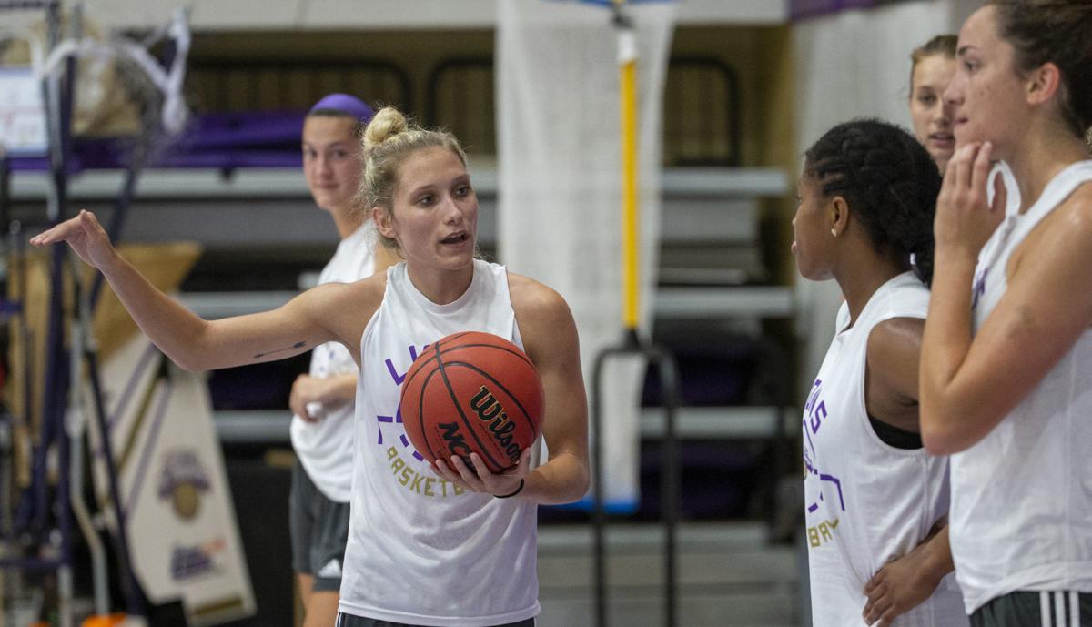 Una Women S Basketball Expectations High As Lions Open Season