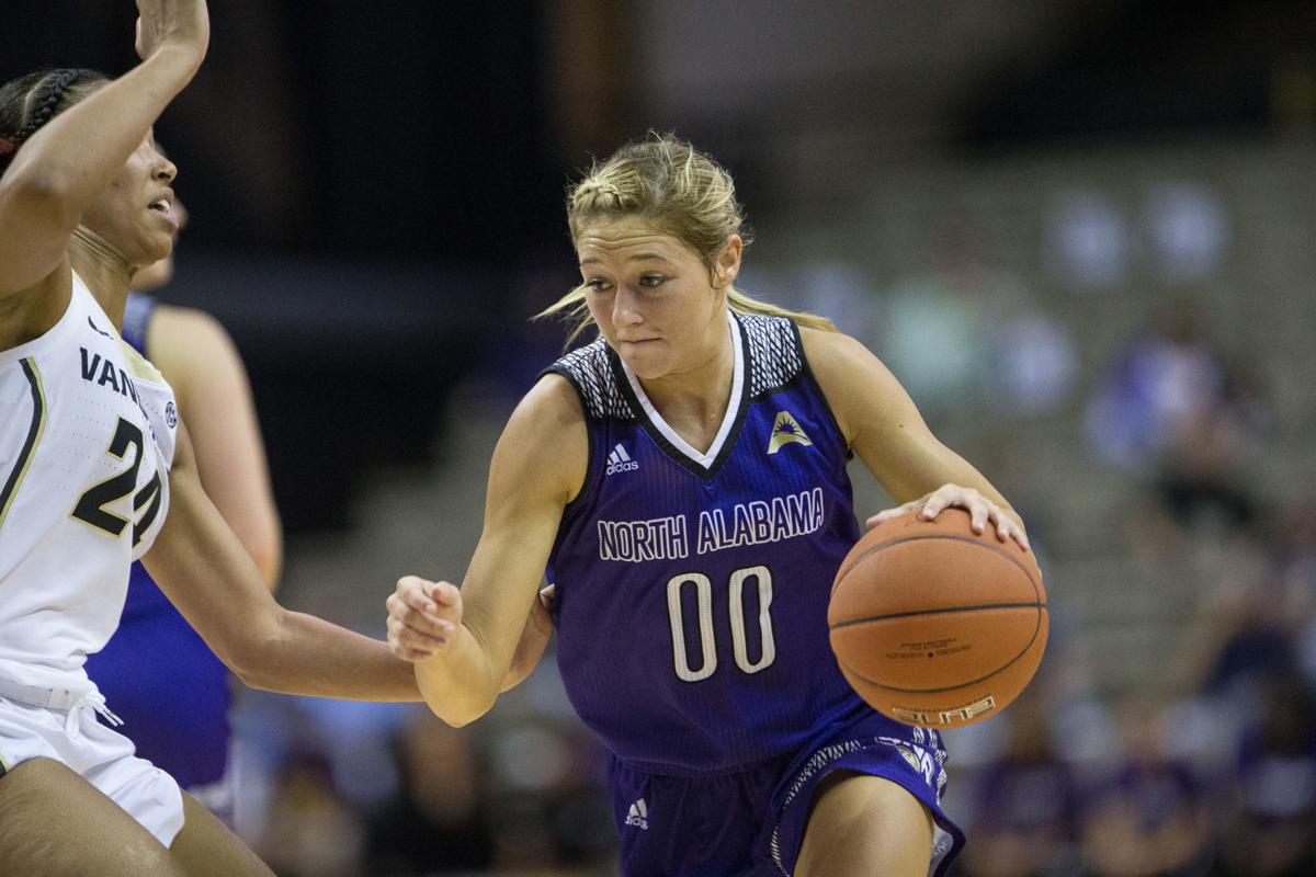 Una Women S Basketball Upsets Vanderbilt To Open Division I Era