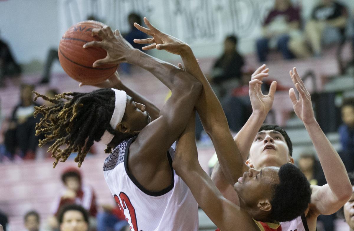 Muscle Shoals boys defeat Columbia 6858 in basketball Gallery