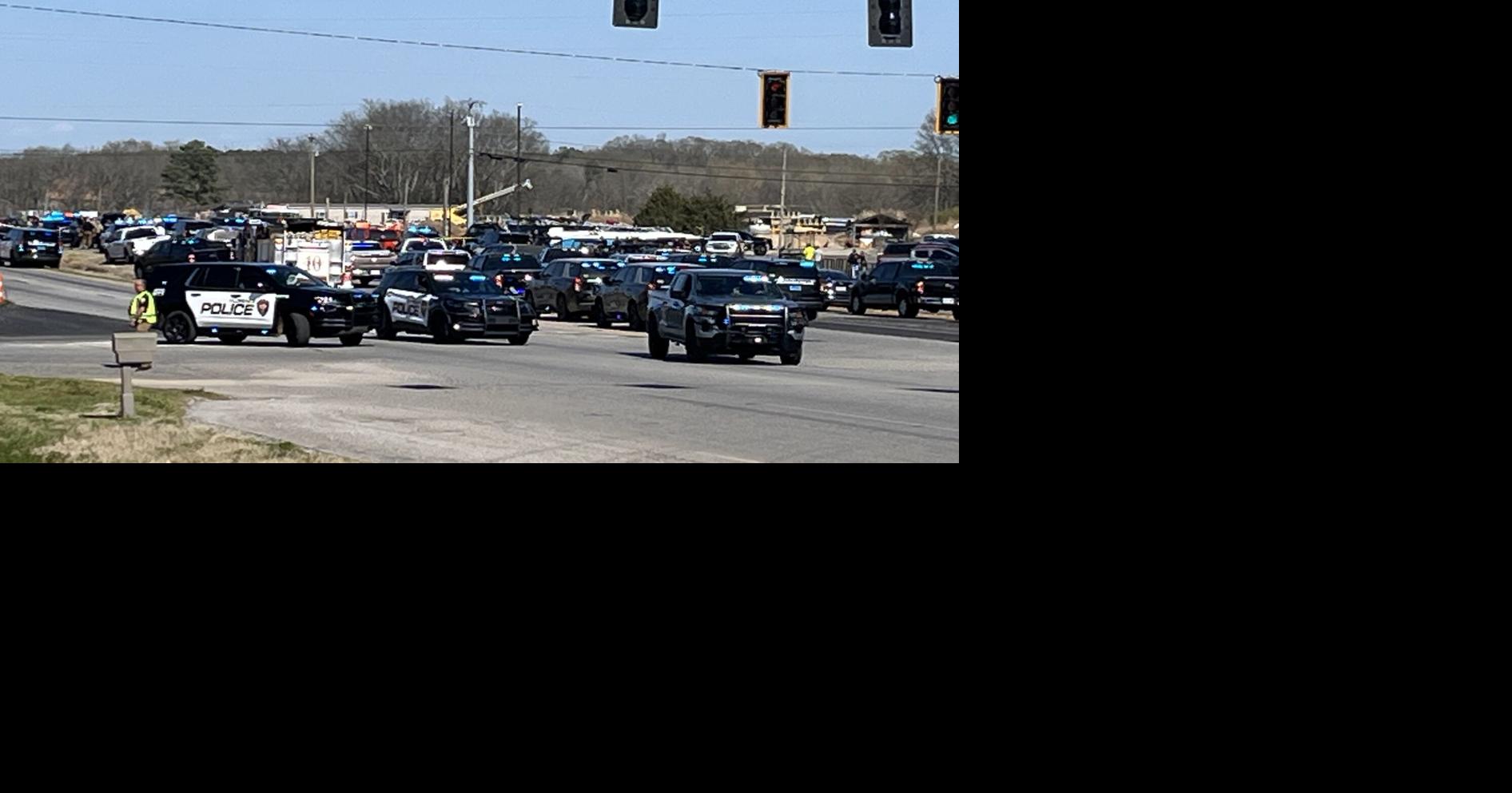 2 shot during pursuit of alleged bank robber; suspect dead | Crime ...