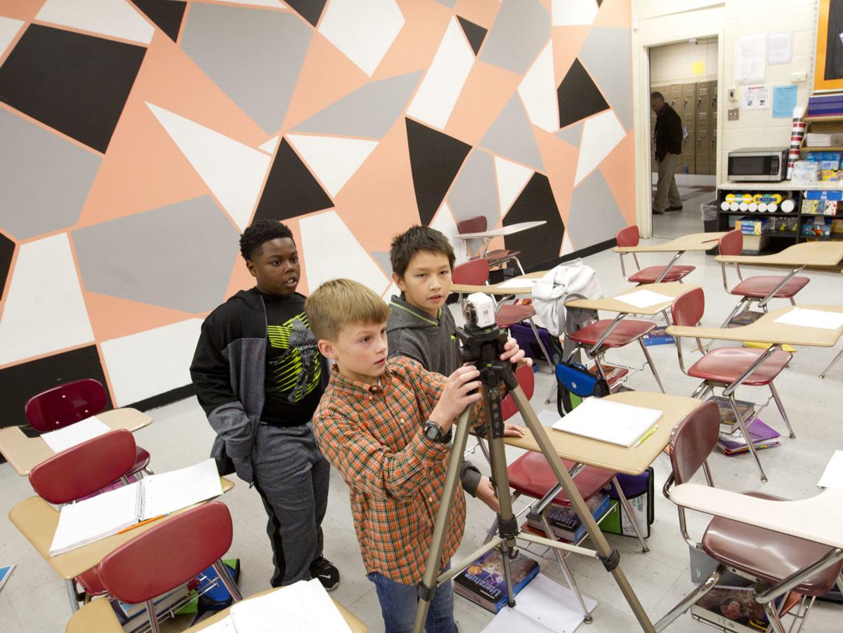 Deshler Students do Virtual Reality Tours Gallery