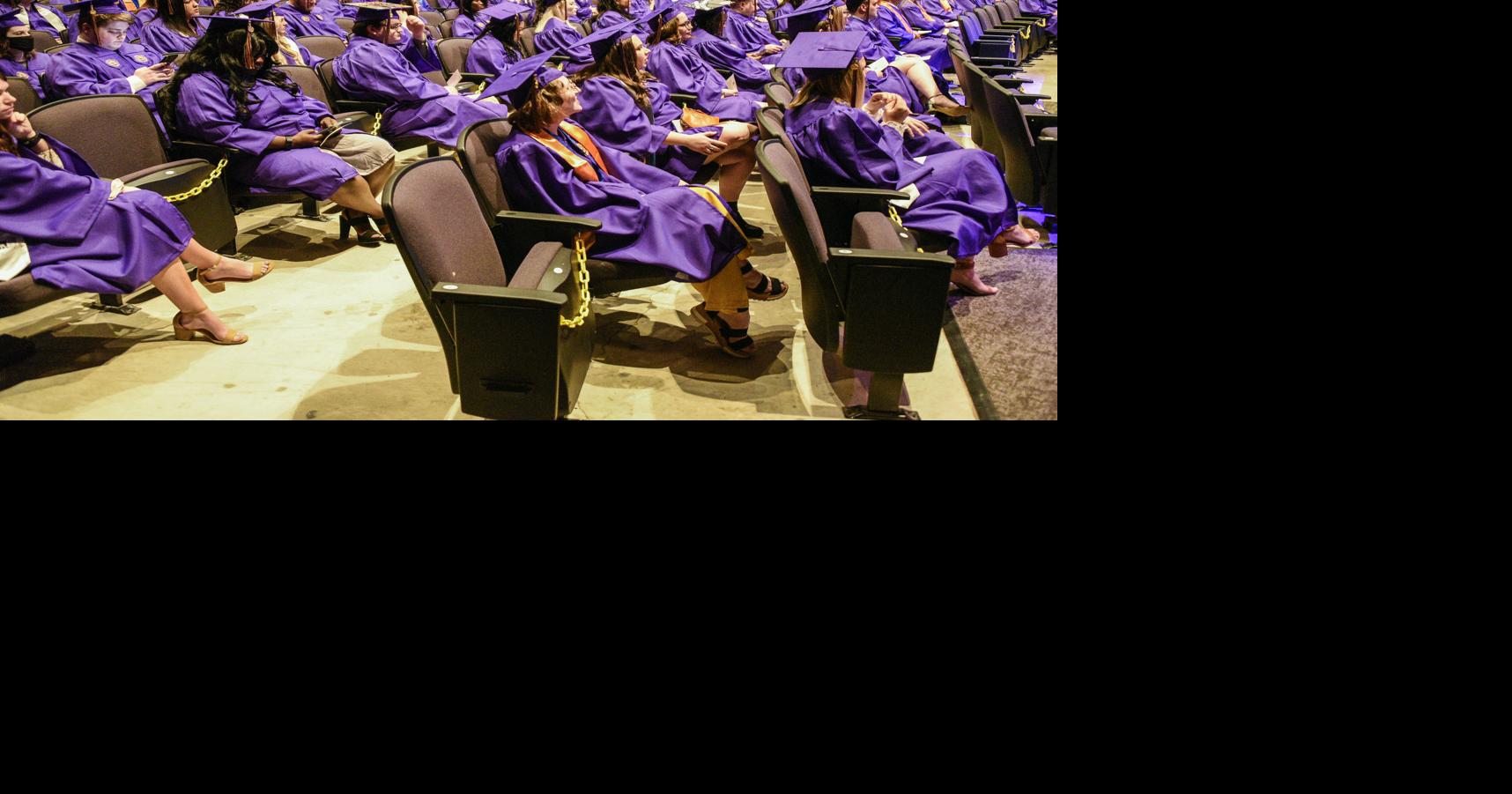 UNA commencements go mask-optional for first time in 2 years ...