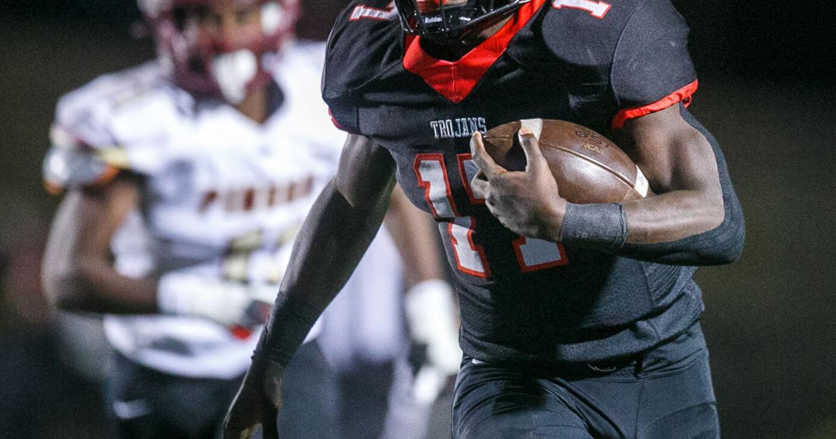 TimesDaily.com - Family ties: Cousins Greene, Hampton stars for Muscle Shoals Trojans image