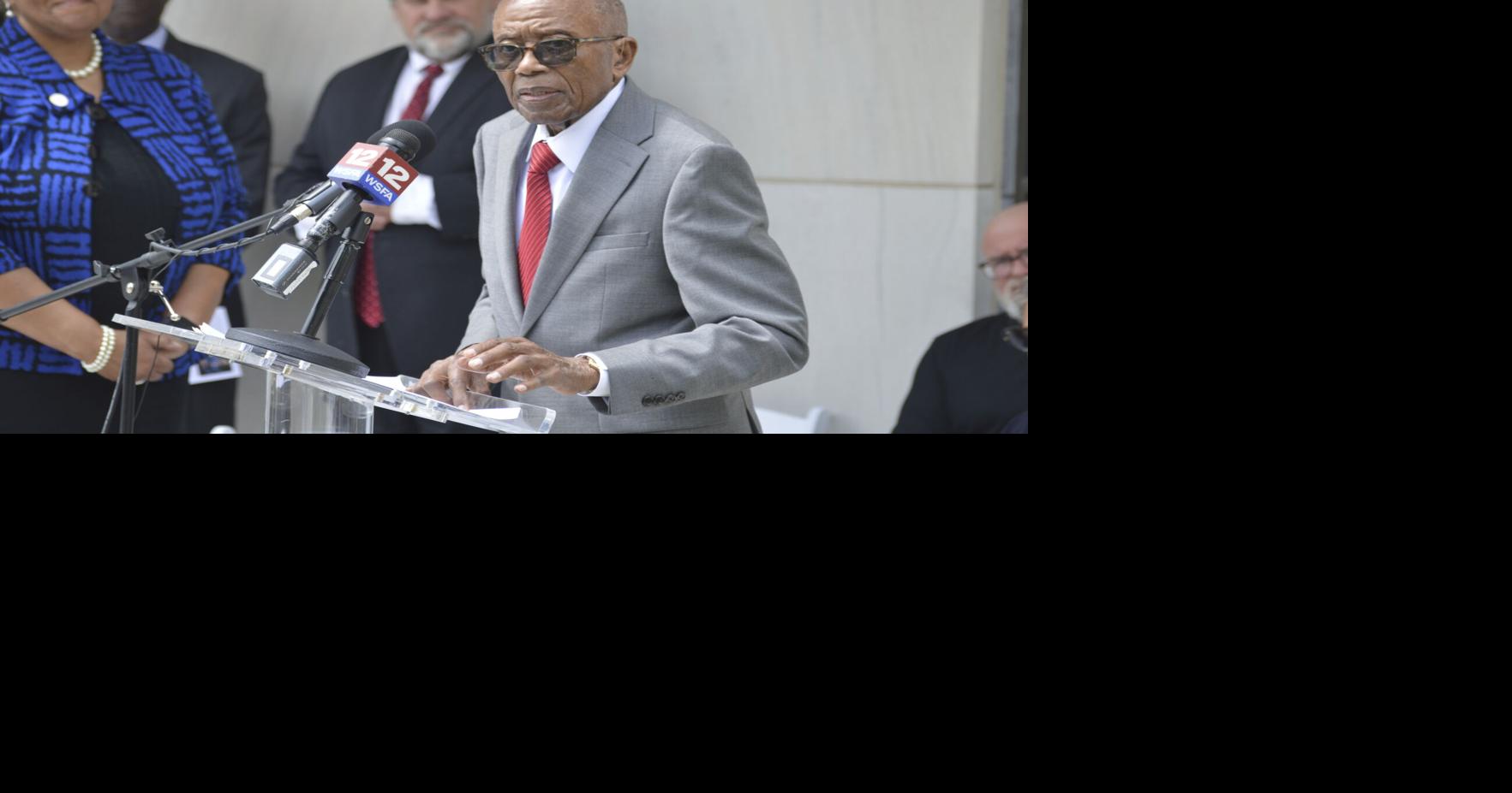 Legendary civil rights attorney honored with statue | State ...