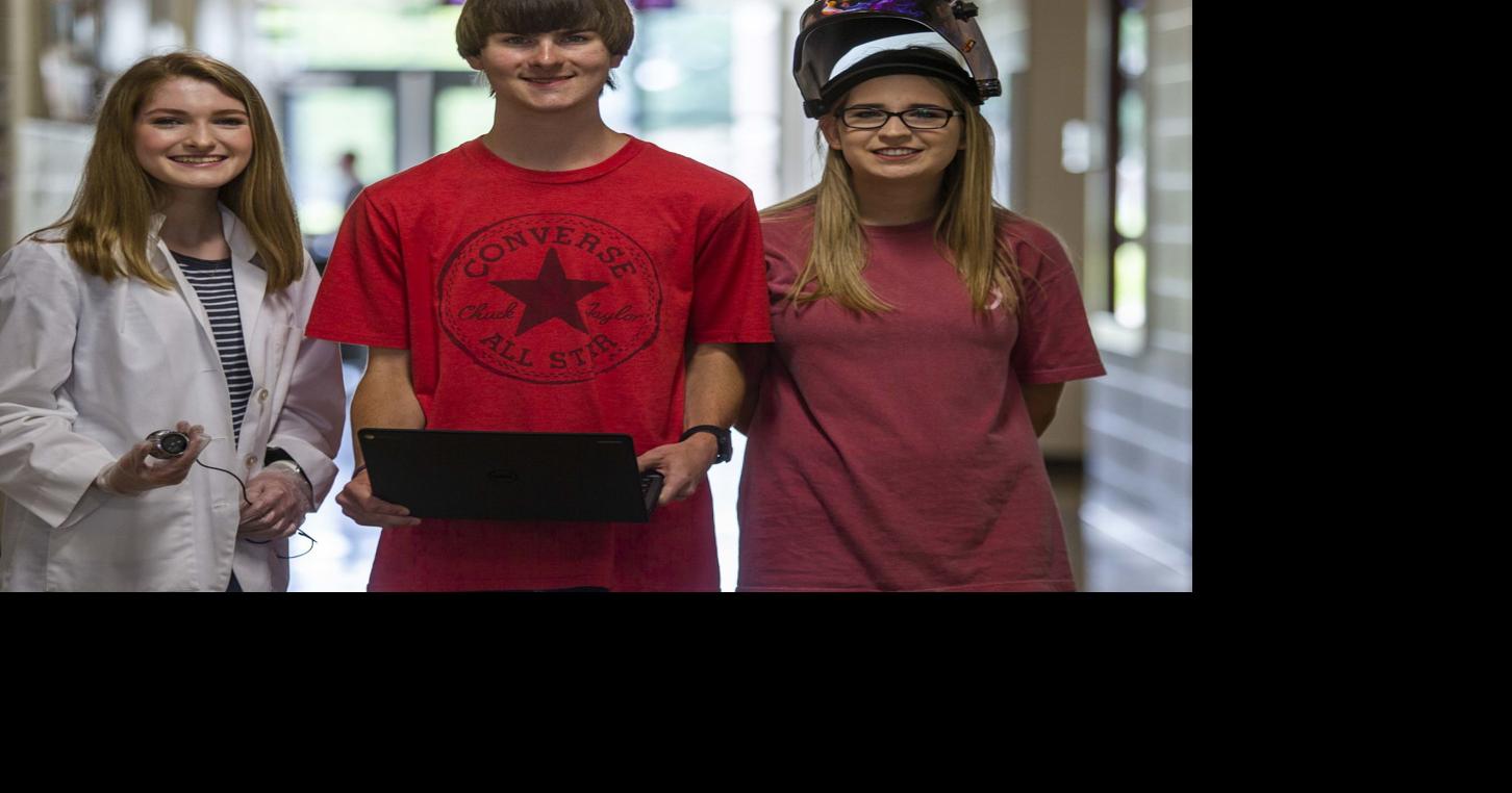 Muscle Shoals students driven to succeed despite hearing loss