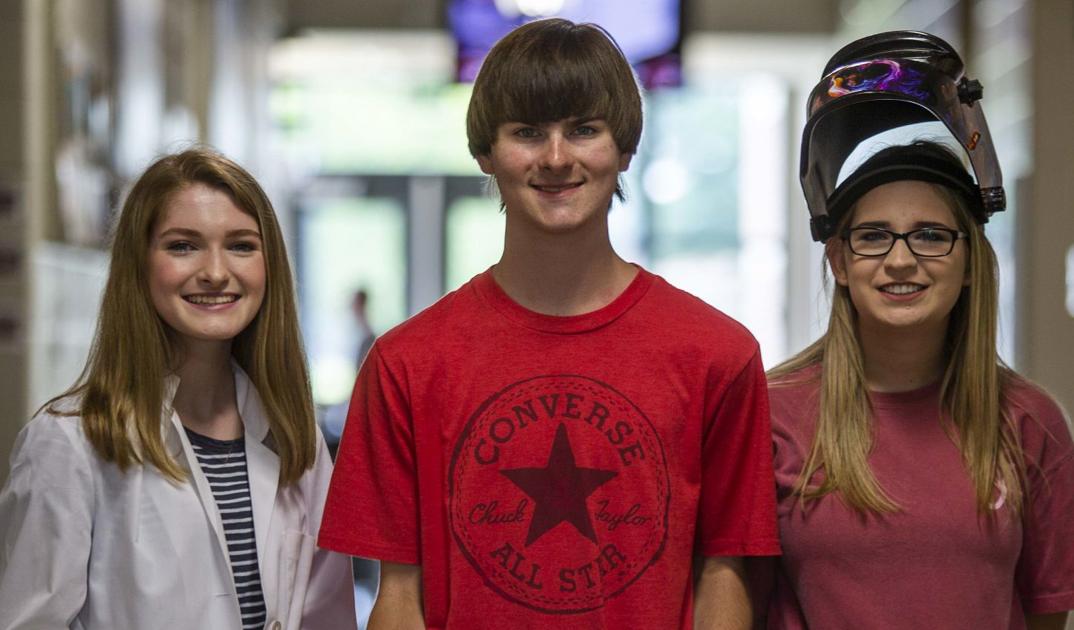 Muscle Shoals students driven to succeed despite hearing loss