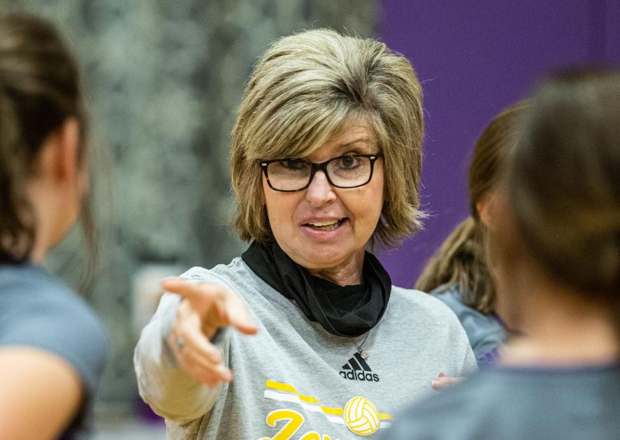 TimesDaily.com - With 3 players quarantined, Lexington volleyball faces postseason challenge image