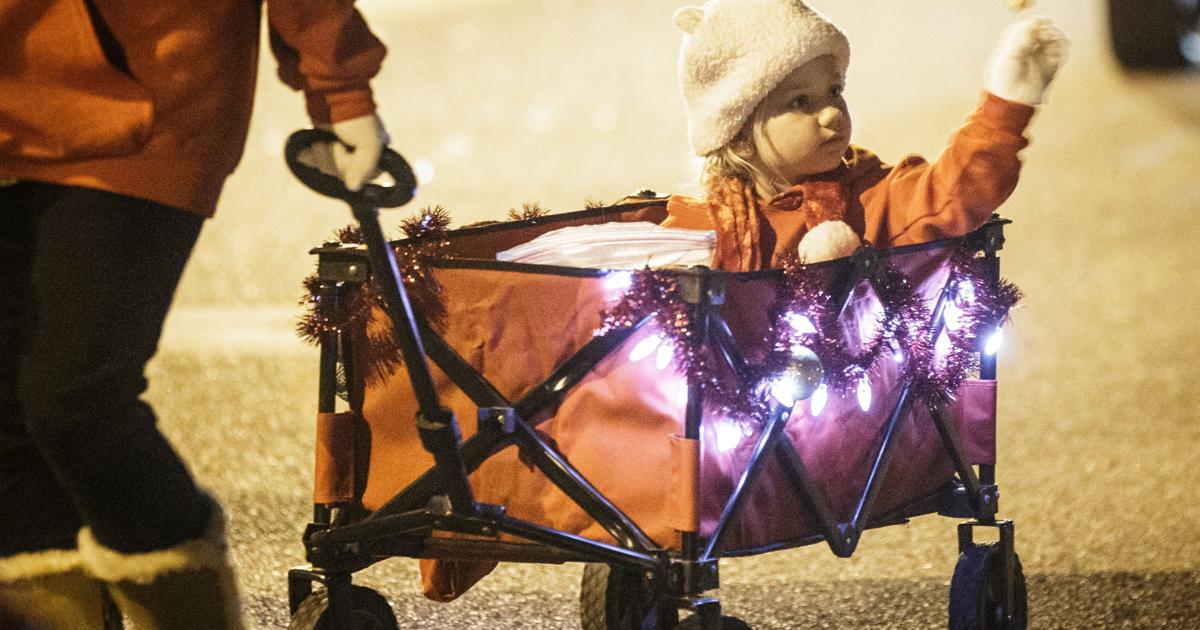 Muscle Shoals rings in Christmas with biggest parade yet Local News