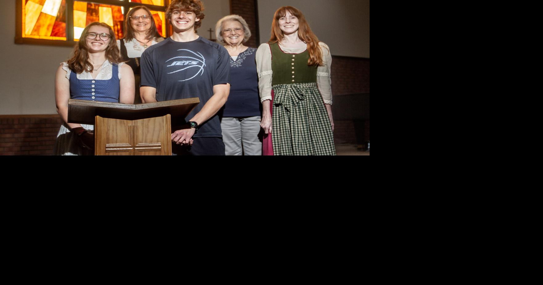 Celebrating heritage, holidays: German speakers organize special Christmas service