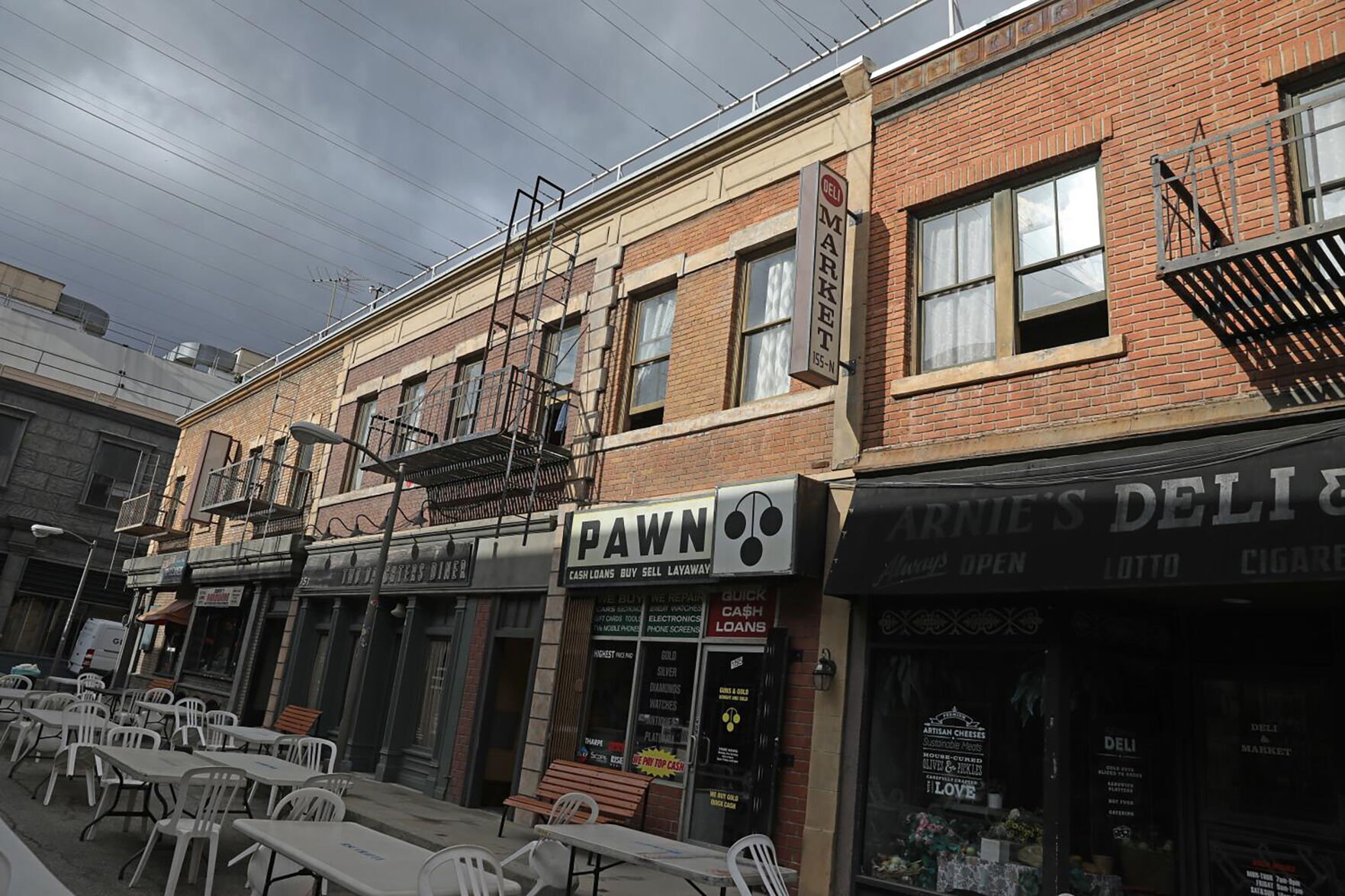 timesdaily.com - Roger Vincent Los Angeles Times - Historic Radford Studio Center in default amid Hollywood slowdown