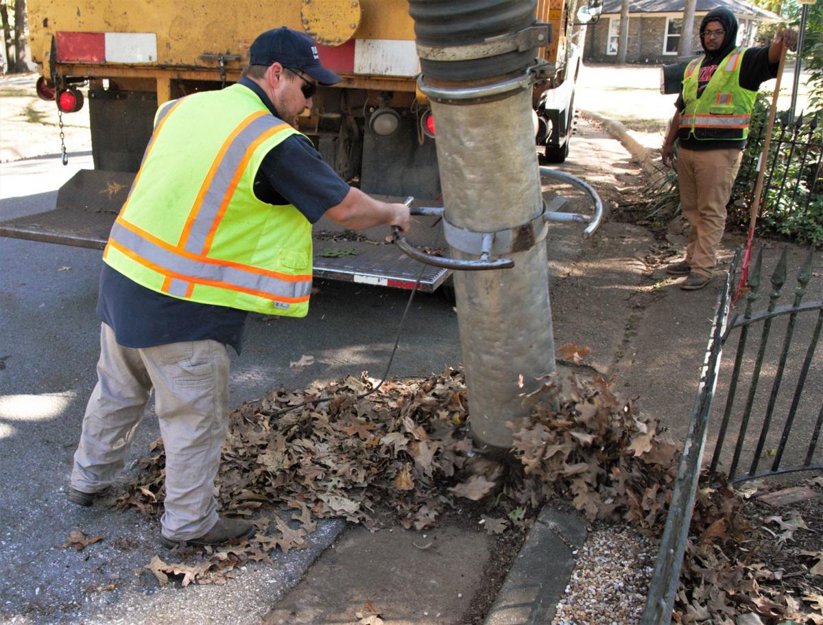 Shoals Publc Works Departments Gearing Up For Annual Leaf Pickups News Timesdaily Com
