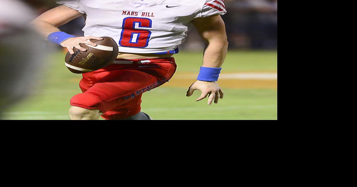 TimesDaily.com - 'It's fun watching him': Mars Hill glad to have healthy Hanson at QB image
