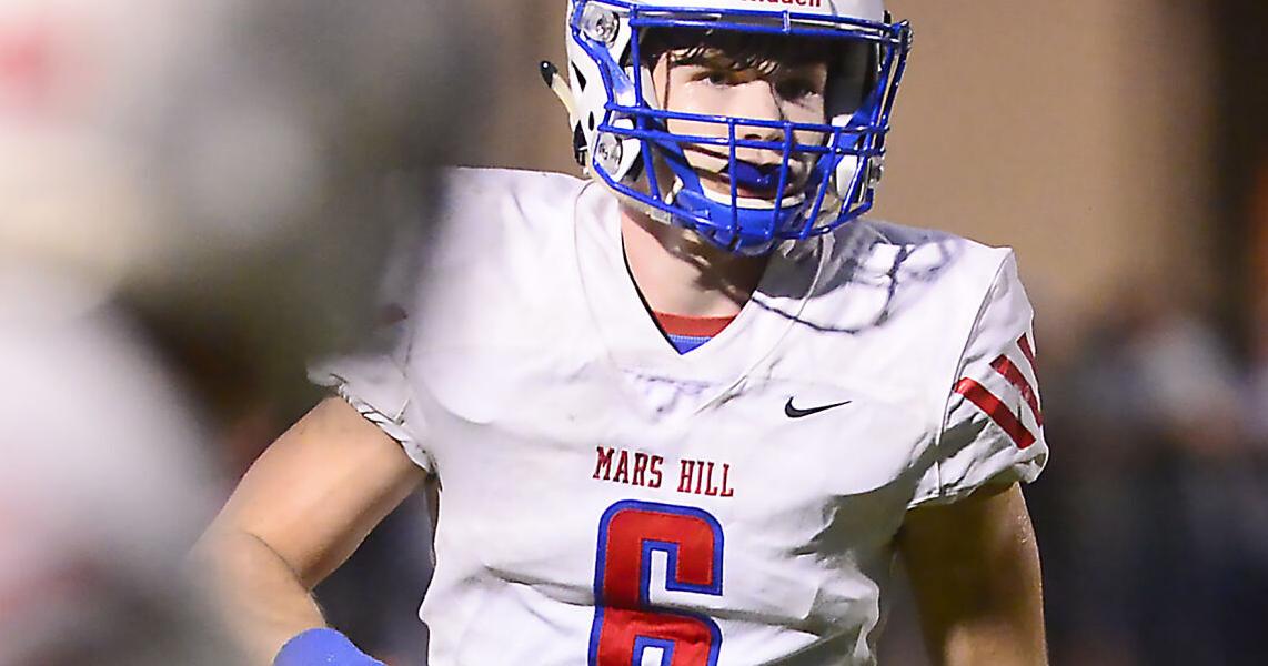 TimesDaily.com - 'It's fun watching him': Mars Hill glad to have healthy Hanson at QB image
