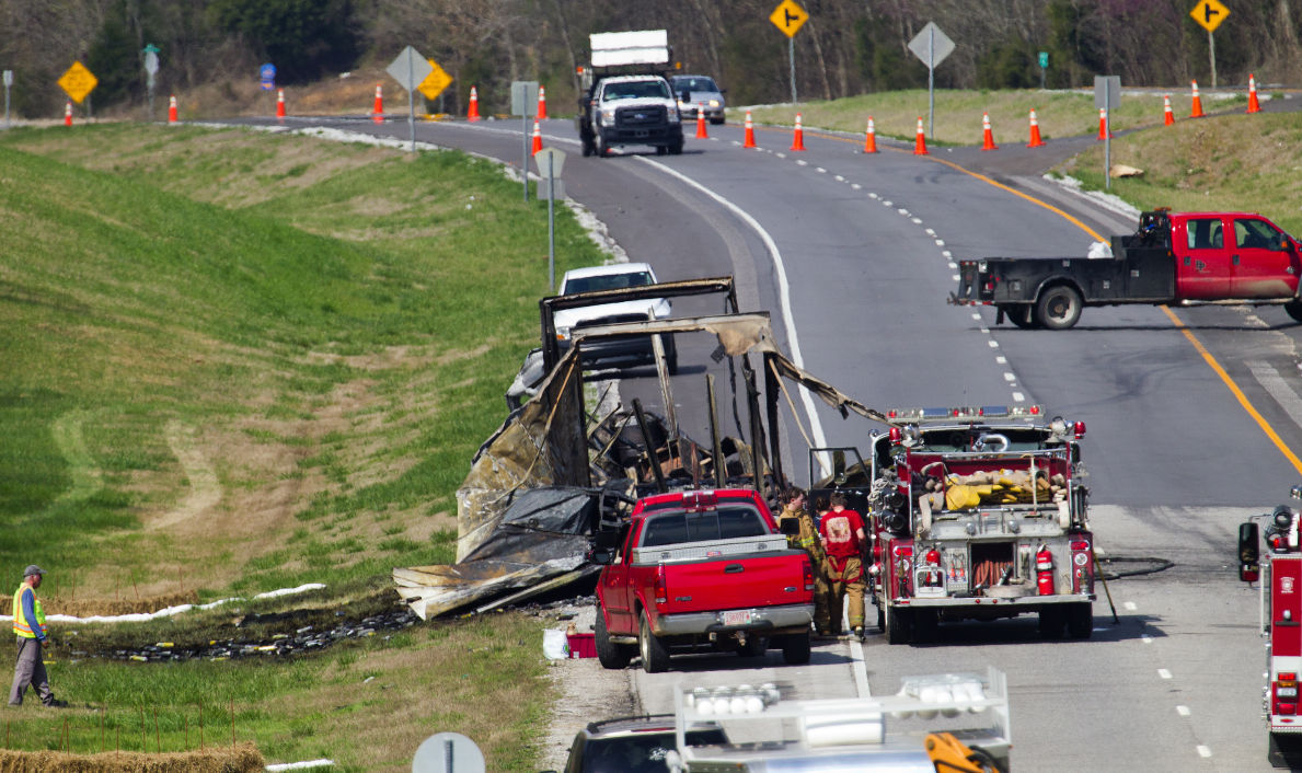 18-Wheeler burns 7